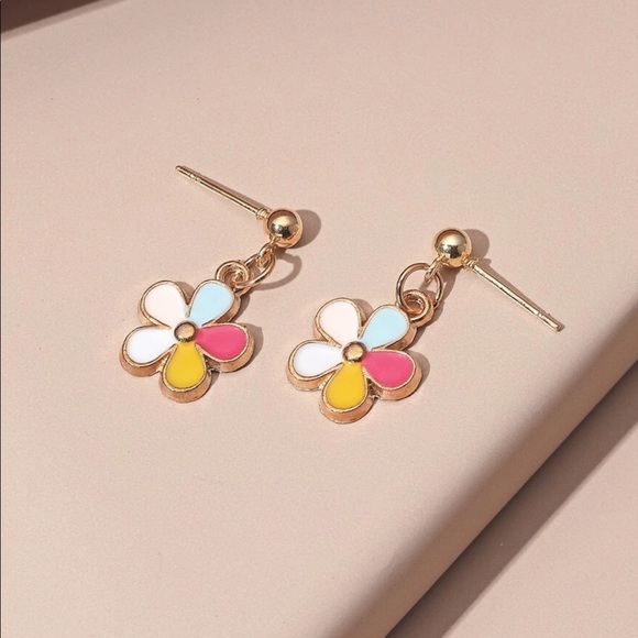 Jewelry - n e w |  flower earrings ⭐️